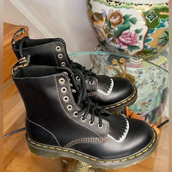 Dr. Martens 
1460 PASCAL WOMEN'S ABRUZZO LEATHER BOOTS - Picture 3 of 4
